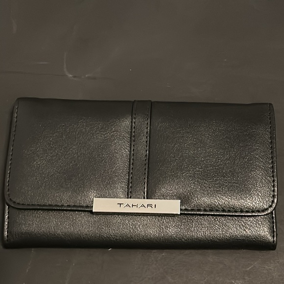TAHARI WOMEN WALLET BLACK NEW - Picture 11 of 12